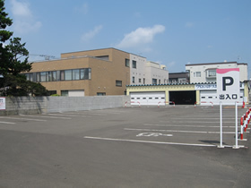 岩田皮膚科　駐車場